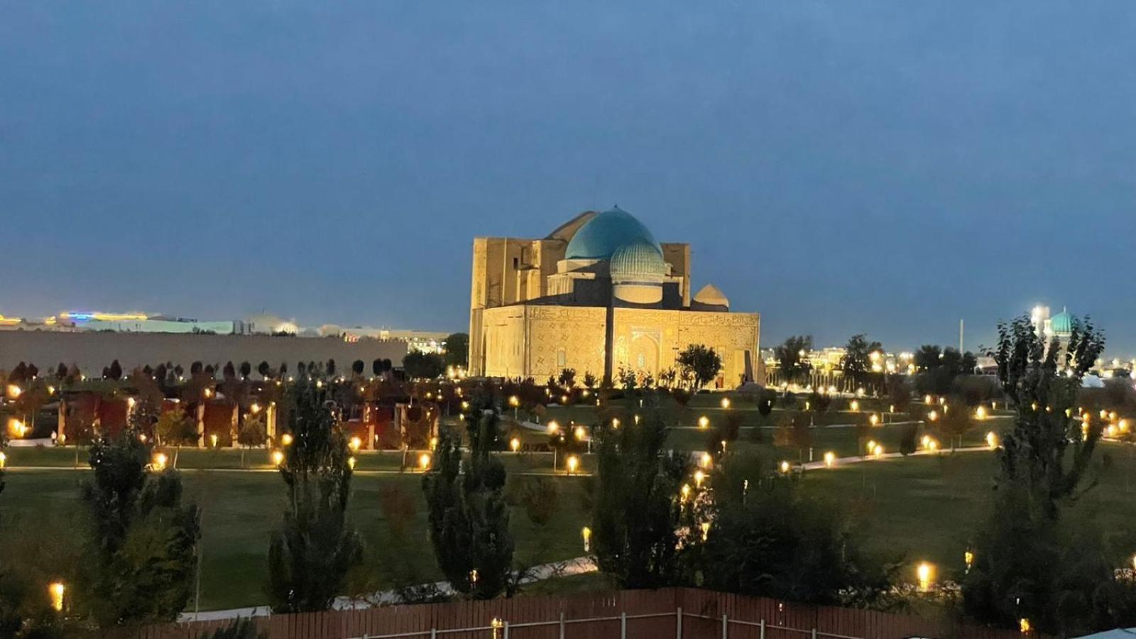 Yassy Hotel, Turkistan Zewnętrze zdjęcie