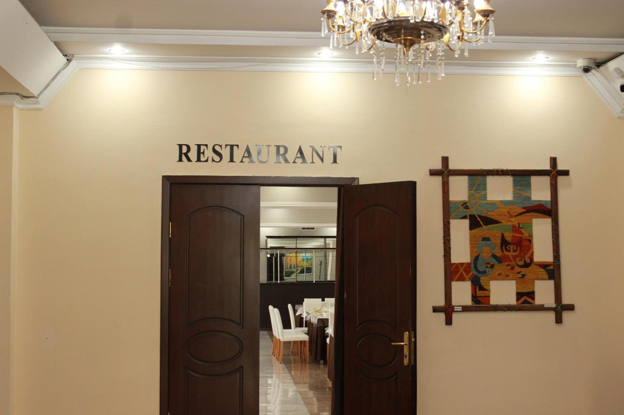 Yassy Hotel, Turkistan Zewnętrze zdjęcie